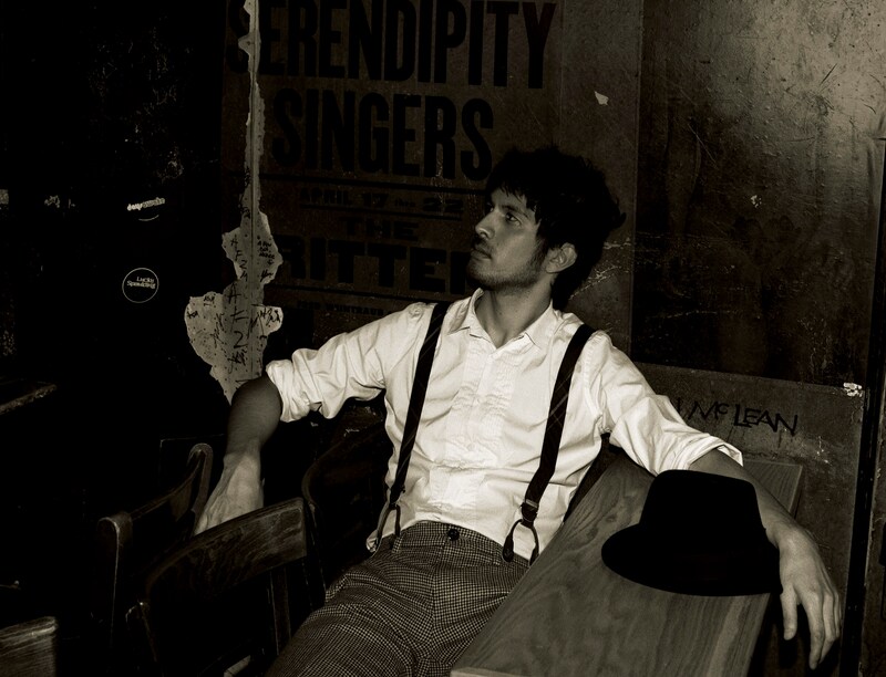 アルバム「Ken's Bar II」収録曲はもちろん、新たなカバー曲の披露にも期待が高まる。