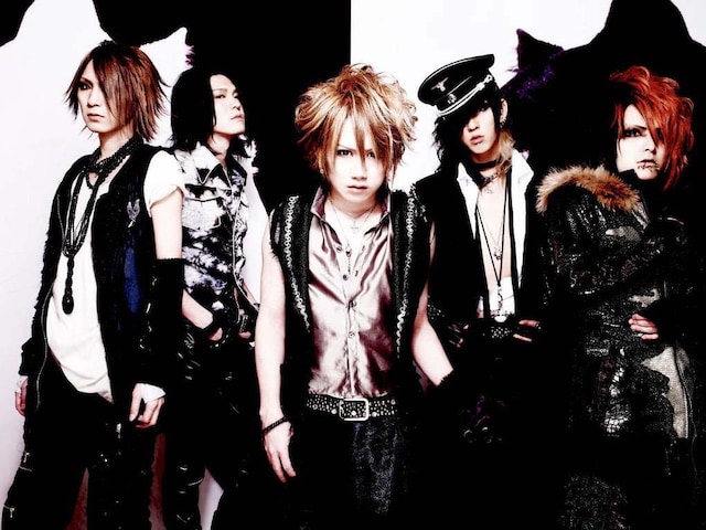 2007年の初武道館公演は、昨年2～3月にライブCDやDVDとしてリリース。これらの作品と新作「majestical parade」を聴いて、来たる2度目の武道館ライブに挑もう。