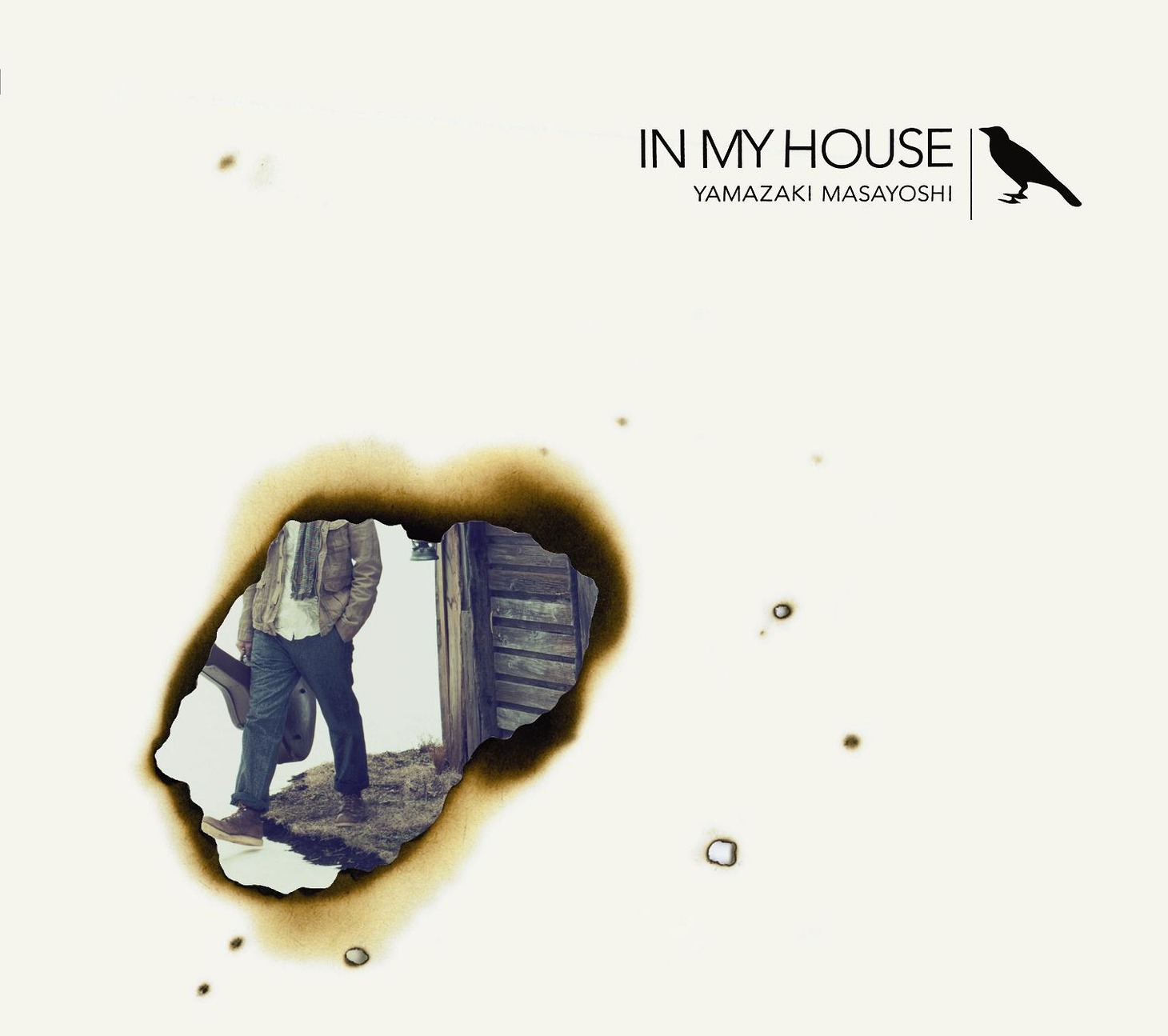 「IN MY HOUSE」初回限定盤ジャケット。