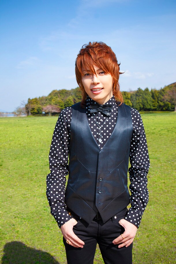 今年は故郷滋賀県の琵琶湖湖畔で自身の企画による野外ロックフェスティバル「イナズマロック フェス 2009」を行った西川貴教。ちなみに日本武道館でのカウントダウンライブは昨年まで10年連続で藤井フミヤが行っていた。