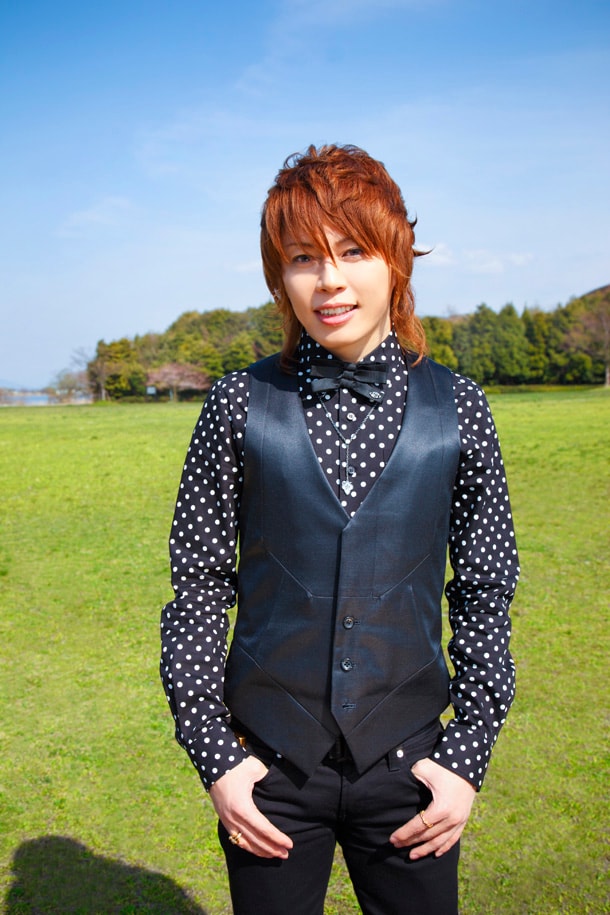 今年は故郷滋賀県の琵琶湖湖畔で自身の企画による野外ロックフェスティバル「イナズマロック フェス 2009」を行った西川貴教。ちなみに日本武道館でのカウントダウンライブは昨年まで10年連続で藤井フミヤが行っていた。