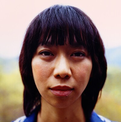 UAは1995年6月にシングル「HORIZON」でデビュー。日本のソウルディーバを代表する存在として多くのフォロワーを生みながら、常にファンの想像を覆す独創的な音楽を作り続けている。