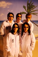 ツアー終了後、夏フェス期間に向けてひと休みのユニコーン。その間テッシーはever boysで、EBIはSDRで、川西はBLACK BORDERSでライブを実施する。