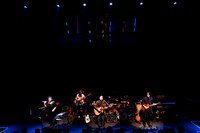 写真はBillboard Live TOKYOで昨年行われたキリンジのプレミアムライブの模様。