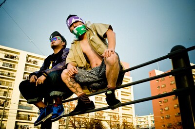 サイプレス上野とロベルト吉野は配信限定シングル「ZZPPP」をレコチョクとiTunes Storeで現在配信中。