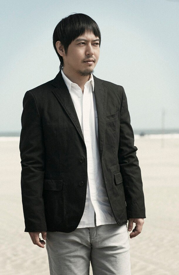 J-WAVEの人気番組「M+」オフィシャルサイト内では、スネオヘアーが3カ月間で東京から長岡までと同じ283kmを走る企画「走れ！スネオ!!」がスタート。