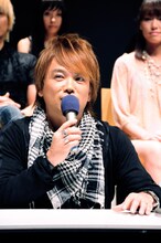 影山ヒロノブはこの10年間を、「ランティスのモットーは今も昔も変わってないと思うが、『いいものを作れば、ファンは買ってくれる。いい音楽、いいアニソンを作っていけば、ファンは支持してくれる』ということを実行してきた10年間だった」と振り返った。