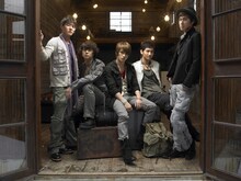 ジェジュン（写真中央）、ユチョン（左から2番目）が「BOY POP FACTORY」に登場。