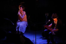 息のあった演奏で観客を魅了したおおはた雄一×クリス智子。