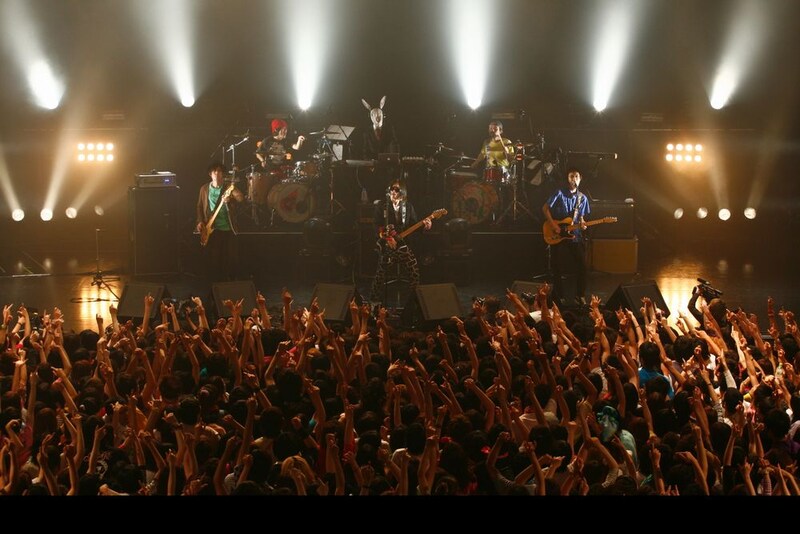 ダブルアンコールを含め22曲が披露されたこの日のライブ。サービスたっぷりのMCコーナーなど、どこまでDVDに収録されるのか続報に注目だ。