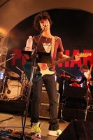 GRAPEVINEの田中和将（Vo,G）はTシャツもナイキ製。ナイキへの「お世話になりたい」姿勢をアピールした。