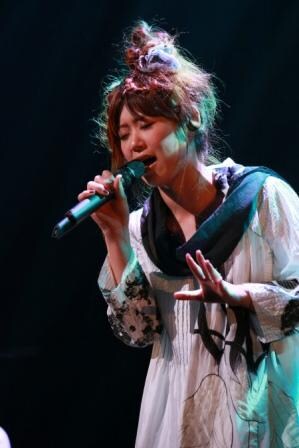 絢香はこの夏、東京国際フォーラムでシンフォニックコンサートを開催。