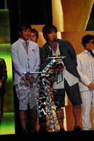 「最優秀新人アーティストビデオ賞」と「最優秀カラオケソング賞」を受賞したキマグレン（写真提供MTV JAPAN）。