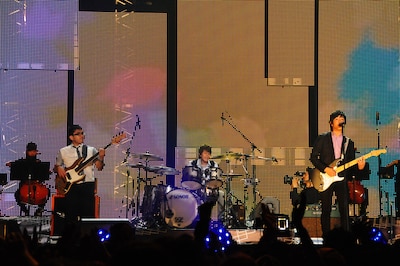 「最優秀映画ビデオ賞」を受賞したレミオロメンは、最新ナンバー「Sakura」を会場に響かせた（写真提供MTV JAPAN）。