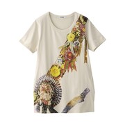 PUFFYが「東京ガールズコレクション'08 A/W」に出演した際に着用した、青木むすびデザインの「花飾り」をモチーフにした作品「マイストーリー」。