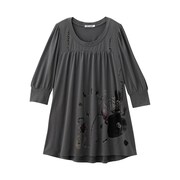 斉藤和義による楽曲のイメージをシックに表現した「晴れ女」。