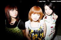 ナタリーPower Pushのコーナーでは、6月17日に「あっ、海だ。」でメジャー進出を果たしたつしまみれのスペシャルインタビューを公開中。