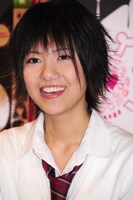 「今回、初めて『ネ申テレビ』に出させてもらってるので、シーズン1に出てたメンバーとの間に温度差が出ないよう、シーズン1に出ていたメンバーに追いつけるように頑張りたいと思います」と意気込みを語る宮澤。