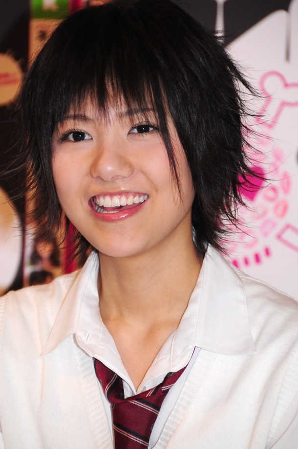 「今回、初めて『ネ申テレビ』に出させてもらってるので、シーズン1に出てたメンバーとの間に温度差が出ないよう、シーズン1に出ていたメンバーに追いつけるように頑張りたいと思います」と意気込みを語る宮澤。