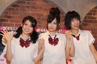 写真は6月3日に行われた「AKB48 ネ申テレビ シーズン2」放送開始記念共同インタビューより。写真左から大島優子、前田敦子、宮澤佐江。