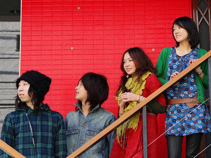 4月29日にリリースされた100円シングル「サヨナラ 18's TRAIN」はTOWER RECORDS渋谷店インディーズチャートにて2週連続8位を記録している。