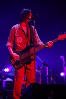 「黒い炎」を歌うEBI。ブログを頻繁に更新することでも有名。