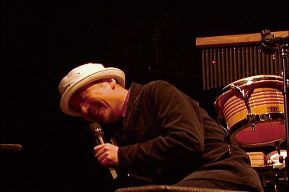 7月28日から8月16日には原宿LAPNET SHIPにて「勝手に観光協会 ポスター完成記念展」を開催。安齋肇デザインの全都道府県ポスターなどが展示される。