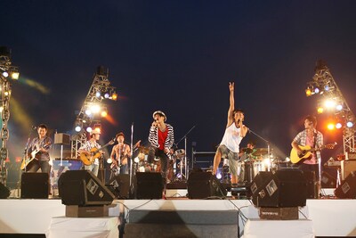 2組は8月1日、ゆずの主催で行われるライブイベント「音野祭2009」で再び共演予定。