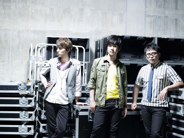 7月15日にニューシングル「Starting Over」をリリースするレミオロメン。タイトル曲はアリナミンイメージソングとしてオンエア中の爽やかなポップチューンとなっている。