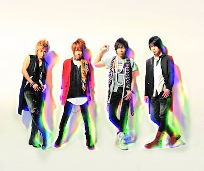 「SID TOUR 2009 hikari」のツアーファイナルは、国立代々木競技場第一体育館で10月11日・12日に開催。2日間で約2万5000人を動員する予定となっている。チケットは9月6日より一般発売開始。