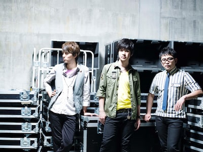 10月からはシングル「Starting Over」のリリースを記念したプレミアムツアー「ZEPP TOUR 2009“Starting Over”」を開催する。