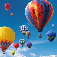 写真はシングル「Starting Over」ジャケット。Zeppツアーは気球を使って移動するのだろうか。