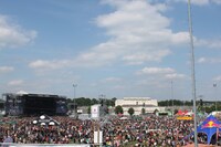 「ROCK IM PARK」「ROCK AM RING」にはそれぞれ1日8万人ものオーディエンスが来場。