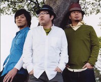 クリスマスイブ公演に出演するサンボマスター。彼らは11月18日にニューシングル「ラブソング」を発表する。