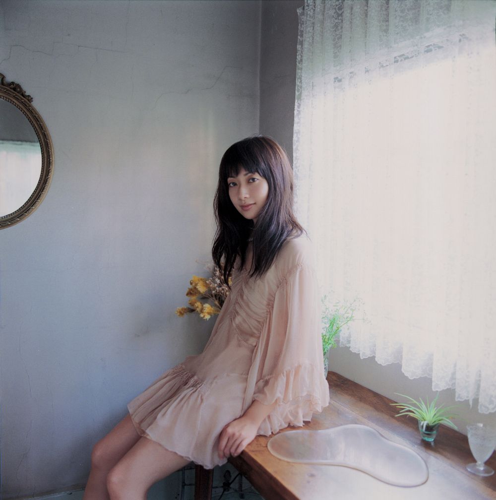 7月29日にニューシングル「静かな夜/weather」、8月12日には初のソロアルバム「moka」をリリースする持田香織。当日は新曲のほか、カバー曲も披露する予定とのことだ。