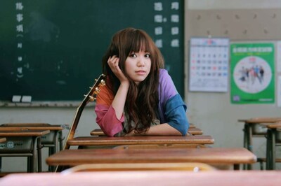 初めて映画主題歌を書き下ろした辻詩音は「主人公の不器用さや人との繋がりを求めるところに共感したとき、一気にメロディーと言葉が溢れてきました」と、曲ができたときのエピソードを語っている。