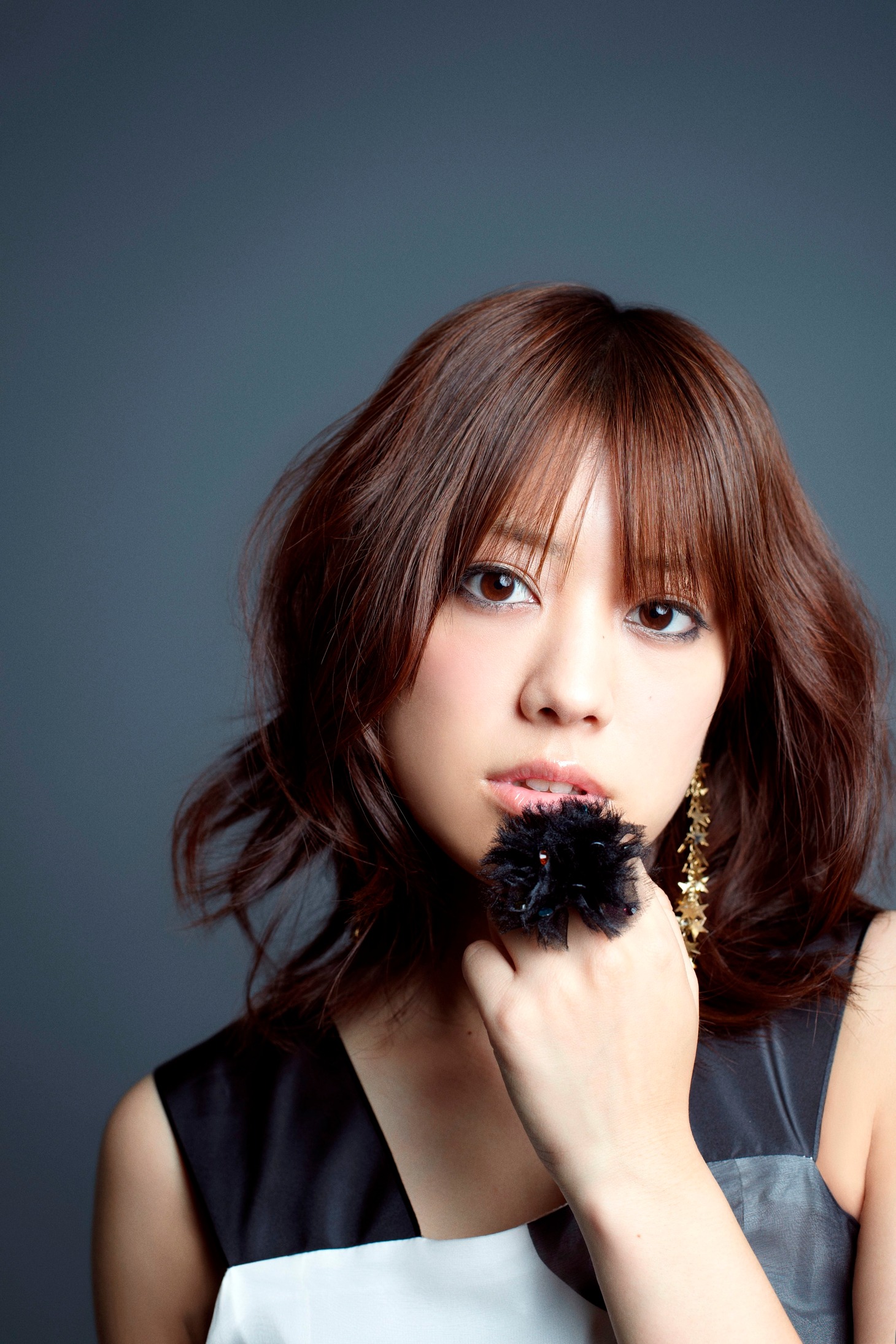 「今後は、今まで以上により自分の個性を音楽に反映させて、一人でも多くの人たちに伝えていきたい」と意欲的に語る福田沙紀。今後は歌手として活動する機会も増えそうだ。