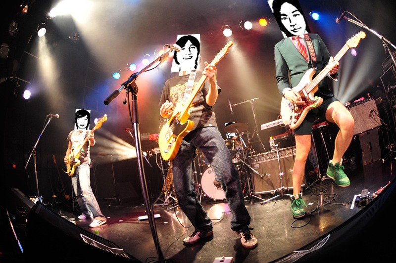 写真は昨年の「ミドフェス」から、MIDORI CRUSADERSのライブの模様。なお、ナタリーでは1月17日のワンマンライブ「リキッド de ドッキリ 3」のライブレポートを後日掲載予定。