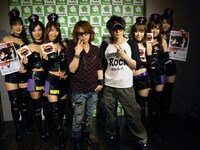 VAMPSとVAMPRINCESSの記念撮影。