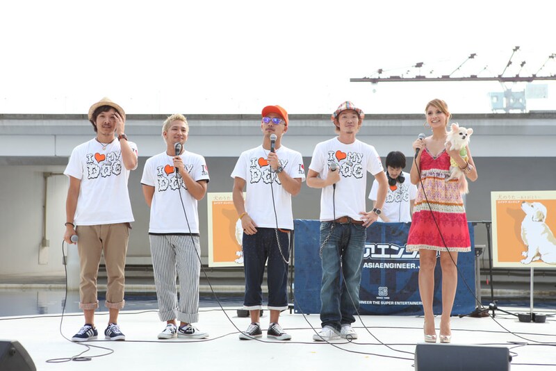 このシングルのCDと配信での売り上げの一部は、殺処分される犬を救済するための活動をしているNPOボーダー基金に寄付されるとのこと。愛犬家からの支持も集まっている。