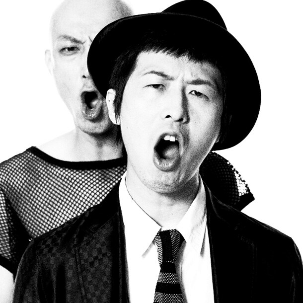 NEMO（写真手前）がシアトルでの武者修行中に出会ったボーカリストとともにスタートさせたプロジェクト、Mammytone。COOL DRIVEやNemotroubolterとはまた違った、NEMOの音楽的ルーツが表現されている。