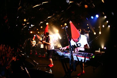 7月1日には初のフルアルバム「ペズモク大作戦」をリリースする彼ら。今回のツアーはファンに向けたけじめのツアーと言えそうだ。