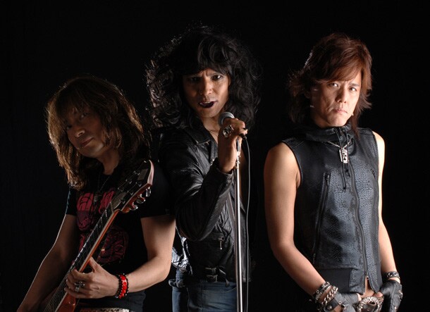 すっかりDr.Metal Factory第3のメンバーとしてなじみ切っている阿部リポーター。