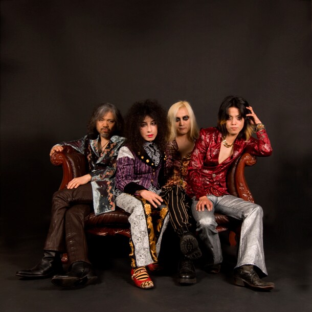 Rama Amoeba。メンバーは左から大島治彦(Dr)、アキマツネオ(Vo,G)、上西泰史(B)、新川辰史(G)。