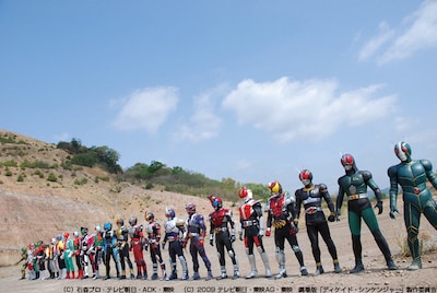 今回の映画では仮面ライダー1号から仮面ライダーディケイド＆ディエンドまで、全ライダー26人が一堂に会する。