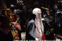 劇場版での敵役「大ショッカー」は、歴代シリーズの怪人たちが集まった連合組織。死神博士や地獄大使といった懐かしいキャラクターも登場する。