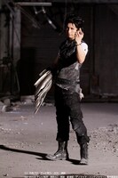 右腕にカセットアームを装着したGACKTライダーマン。こちらのバリエーションも昭和版とは異なるものになりそうだ。