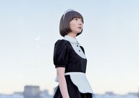 古びたアパートで持ち主と暮らす空気人形は、本来持ってはいけない「心」を持ってしまう。写真／瀧本幹也（ｃ）業田良家/小学館/2009『空気人形』製作委員会