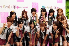 イベント開催前にはマスコミ向けの会見も実施。曲にちなんで7月に誕生日を迎える前田敦子、板野友美、柏木由紀、宮澤佐江にどんなサプライズを希望するか質問され、宮澤は「今年じゃなくてもいいので（笑）、生きているうちに一度はこれ以上ないというくらいのサプライズをお願いしたい」と答えた。