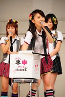 トークコーナーを仕切る大島優子